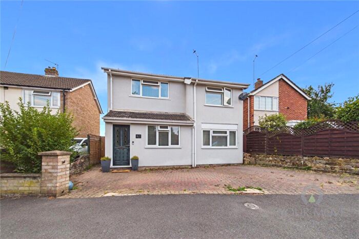 4 Bedroom Detached House For Sale In St. Albans Road, Spinney Hill, Northamptonshire, NN3