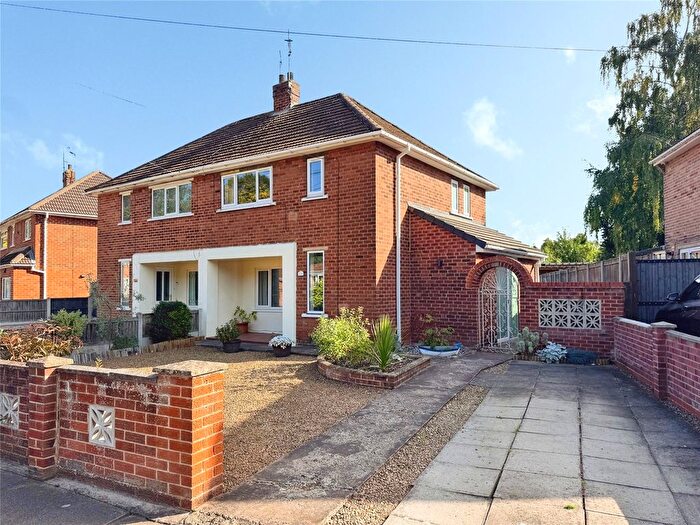 2 Bedroom Semi-Detached House For Sale In Elmham Road, Doncaster, South Yorkshire, DN4