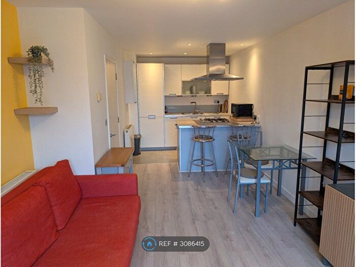 1 Bedroom Flat To Rent In Douglas Path, London, E14