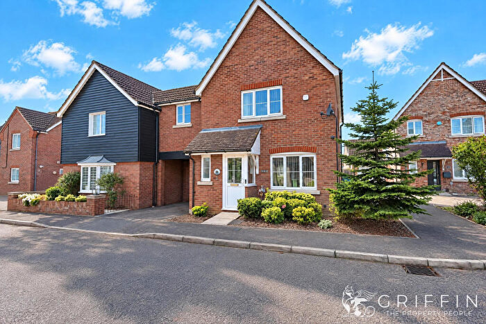 3 Bedroom Semi-Detached House For Sale In Chester Close, Chafford Hundred, Grays, RM16