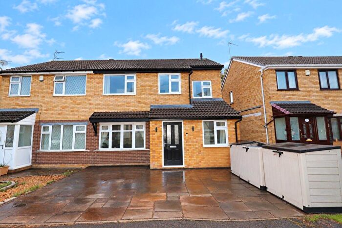 5 Bedroom Semi-Detached House For Sale In Warwick Close, Bury, BL8
