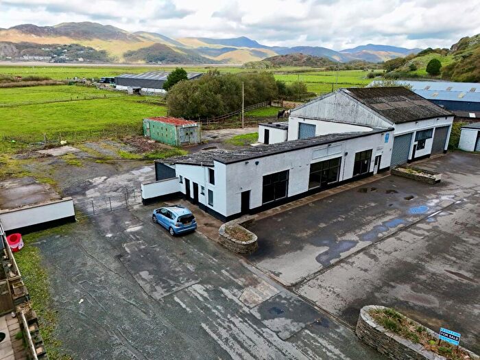 Land For Sale In Harris Garages, Fairbourne, LL38