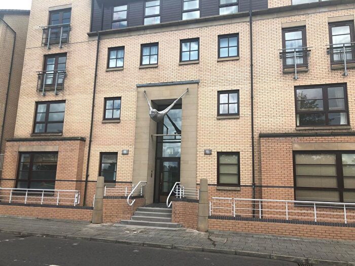 2 Bedroom Flat To Rent In Kidston Terrace, Flat -, Glasgow, G5