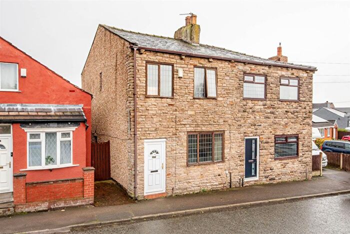 3 Bedroom Semi-Detached House For Sale In Stanley Road, Aspull, Wigan, WN2