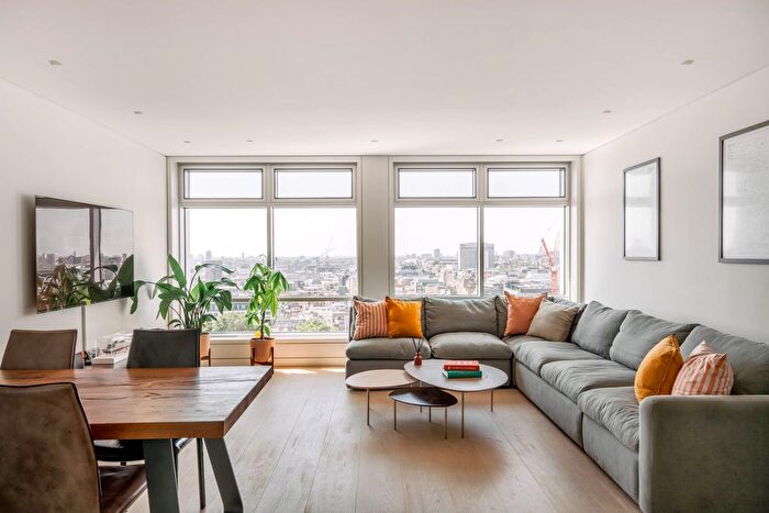 2 Bedroom Flat For Sale In New Oxford Street, Mayfair, London, WC1A