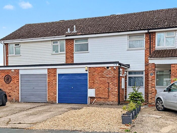 3 Bedroom Terraced House For Sale In Woodgate Close, Grove, OX12