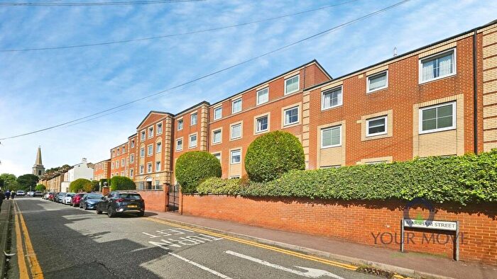 1 Bedroom Flat For Sale In Hengist Court, Marsham Street, Maidstone, Kent, ME14