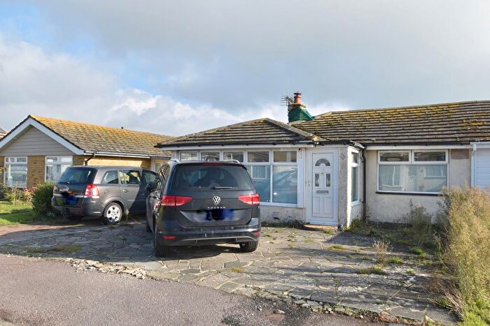 4 Bedroom Semi-Detached Bungalow For Sale In Denham Close, Dymchurch, Romney Marsh, TN29