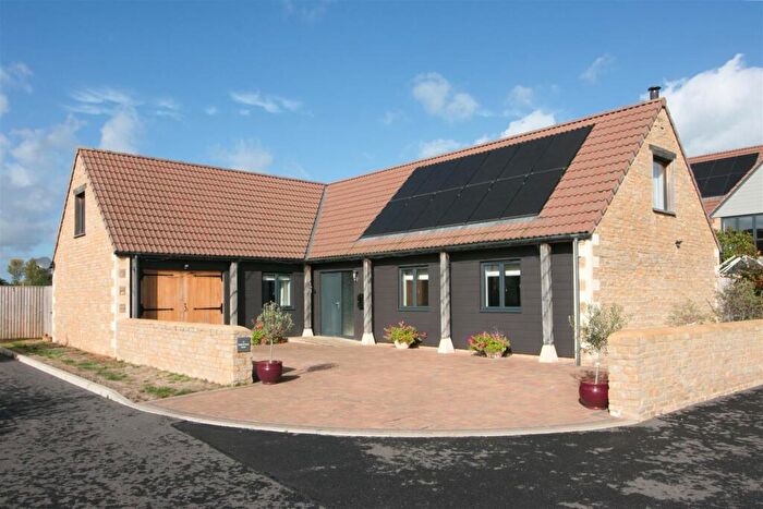 3 Bedroom Detached House For Sale In , Malford Farm Court, Christian Malford, SN15