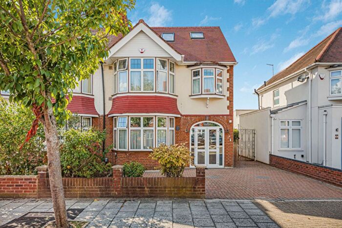 4 Bedroom Semi-Detached House For Sale In Penwerris Avenue, Isleworth, TW7