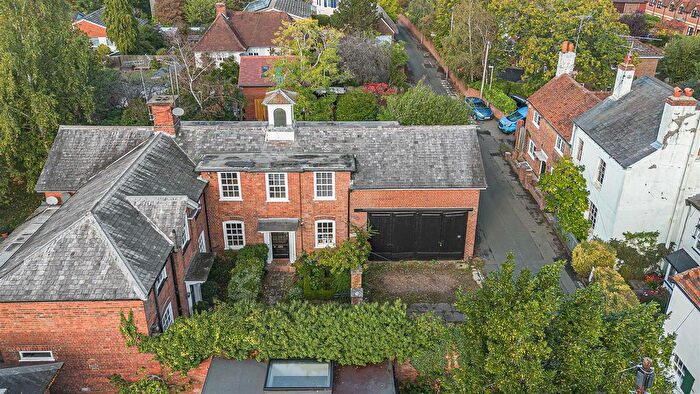 4 Bedroom Semi-Detached House For Sale In Surley Row, Emmer Green, Reading, RG4