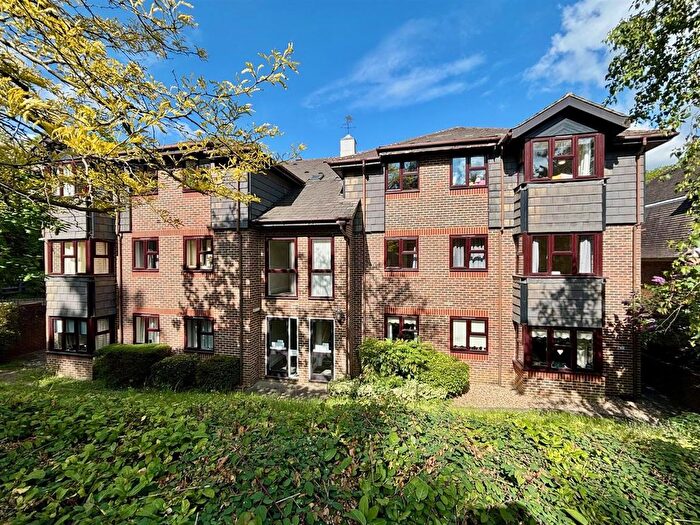 2 Bedroom Flat For Sale In The Acorns, Bradbourne Park Road, Sevenoaks, TN13