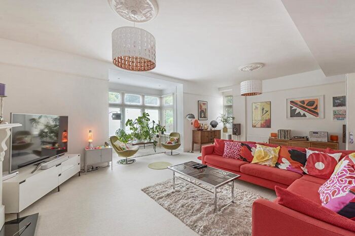 4 Bedroom Flat For Sale In London Road, Wrotham Heath, TN15