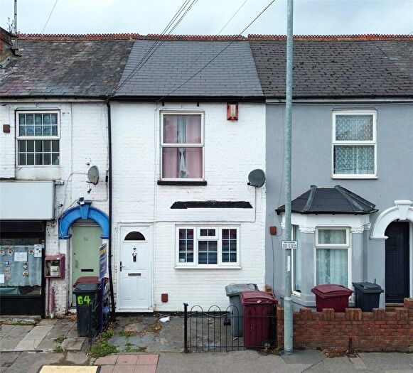2 Bedroom Terraced House For Sale In George Street, Caversham, Reading, Berkshire, RG4