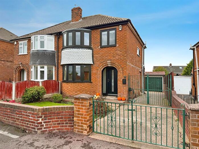 3 Bedroom Semi-Detached House For Sale In Chelmsford Avenue, Aston, Sheffield, S26