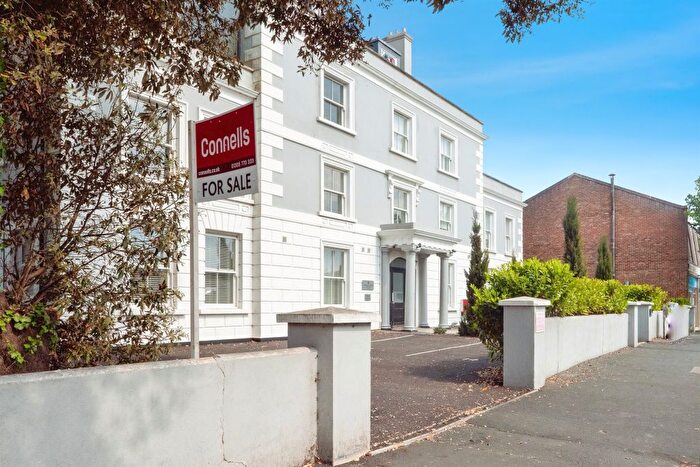 2 Bedroom Flat For Sale In Dorchester Road, Weymouth, DT4