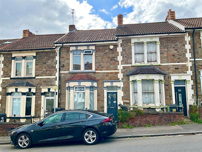 3 Bedroom Terraced House To Rent In Air Balloon Road, Bristol, BS5
