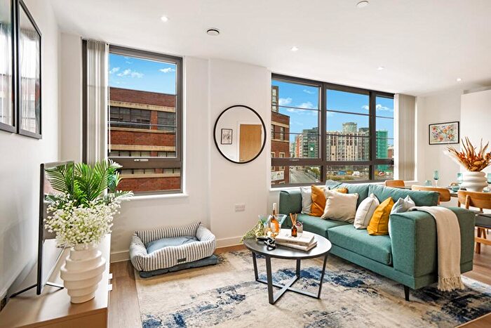 2 Bedroom Apartment To Rent In Sherlock Quarter, B5