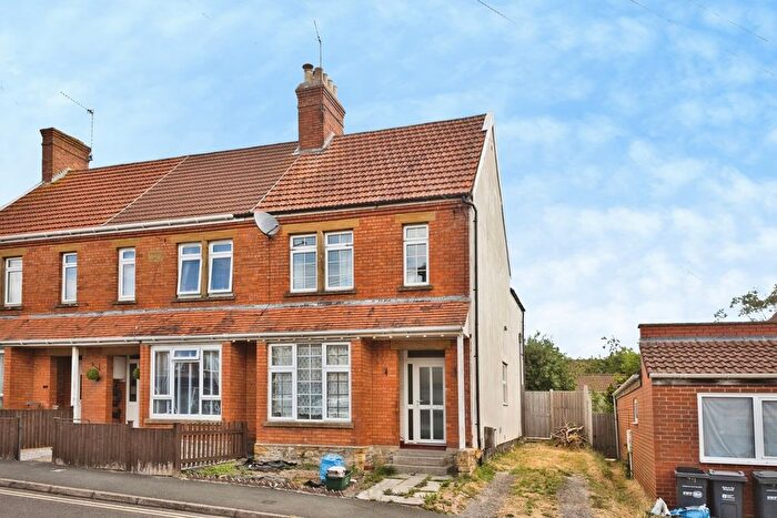 2 Bedroom End Of Terrace House For Sale In Roping Road, Yeovil, Somerset, BA21