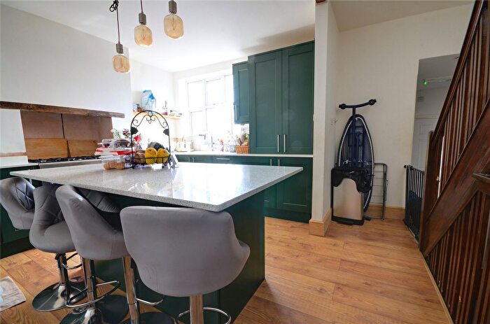 3 Bedroom Flat For Sale In East Grinstead, West Sussex, RH19