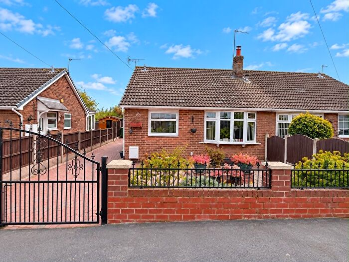 2 Bedroom Semi-Detached Bungalow For Sale In Eastbourne Avenue, Featherstone, Pontefract, WF7