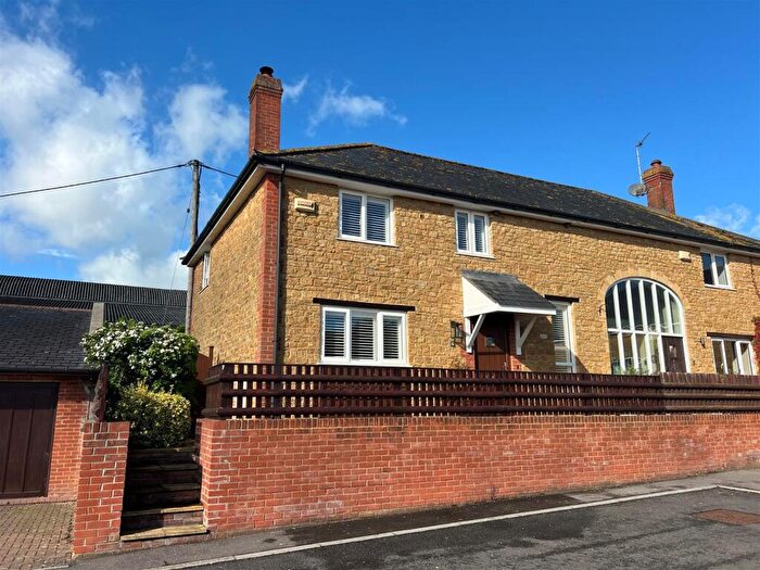 3 Bedroom Semi-Detached House For Sale In Manor Farm Gate, West Stour Gillingham, SP8