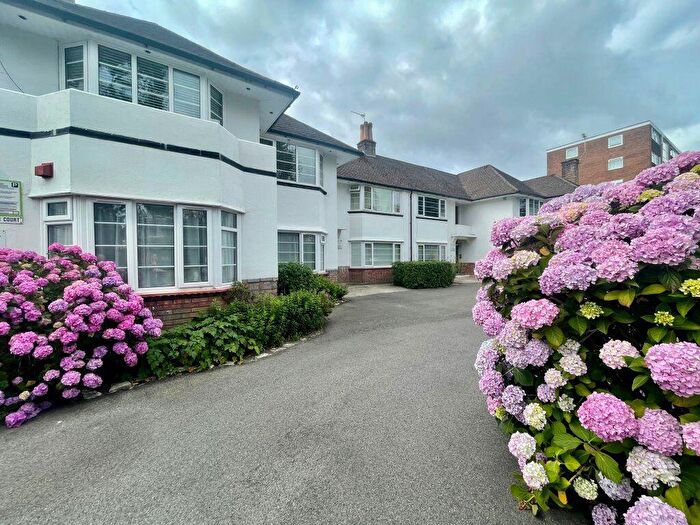 1 Bedroom Flat To Rent In () - Princess Road, Branksome, P07