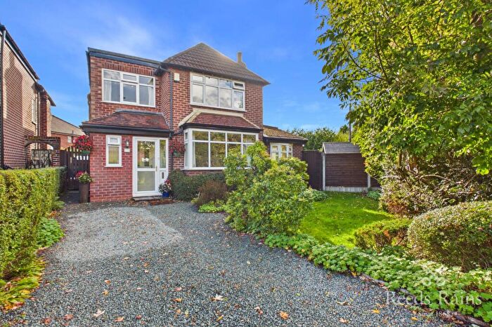 4 Bedroom Detached House For Sale In Northenden Road, Sale, Greater Manchester, M33