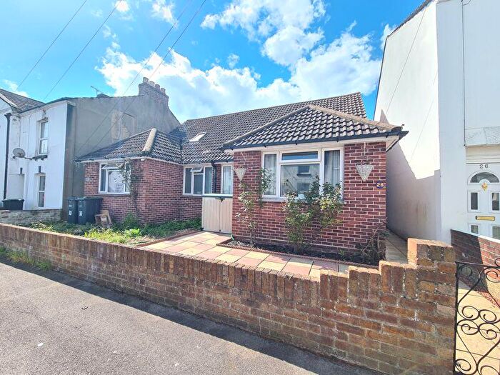 3 Bedroom Semi-Detached Bungalow For Sale In Prince Alfred Street, Gosport, PO12