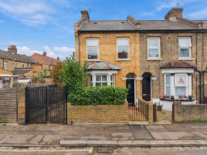 2 Bedroom End Of Terrace House For Sale In Downsell Road, London, E15