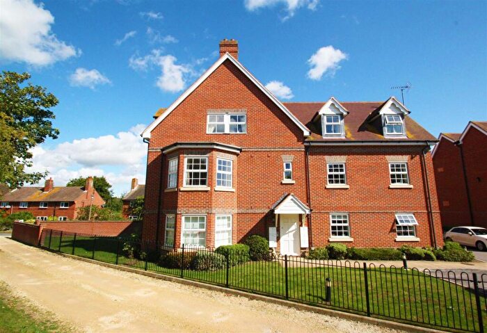 2 Bedroom Flat To Rent In Thame, Oxfordshire, OX9