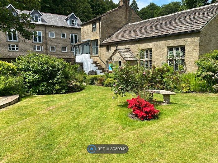 2 Bedroom Semi-Detached House To Rent In Co-Operation St, Rossendale, BB4