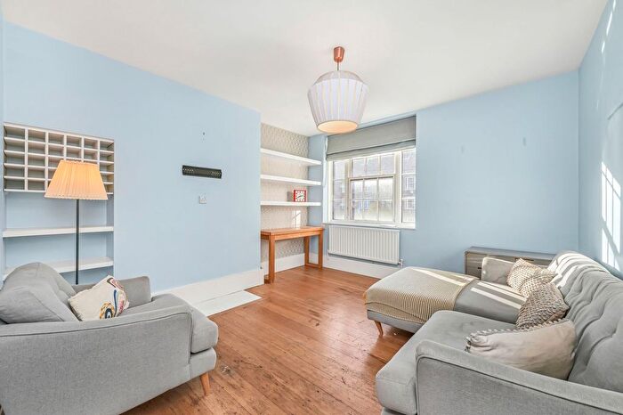 2 Bedroom Flat For Sale In Frazier Street, Waterloo, London, SE1