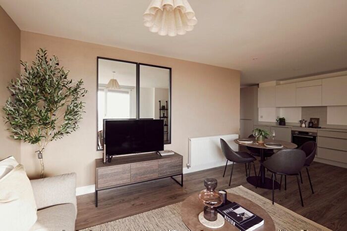 3 Bedroom Apartment To Rent In The Junction, Monk Bridge House, Whitehall, Leeds, LS12