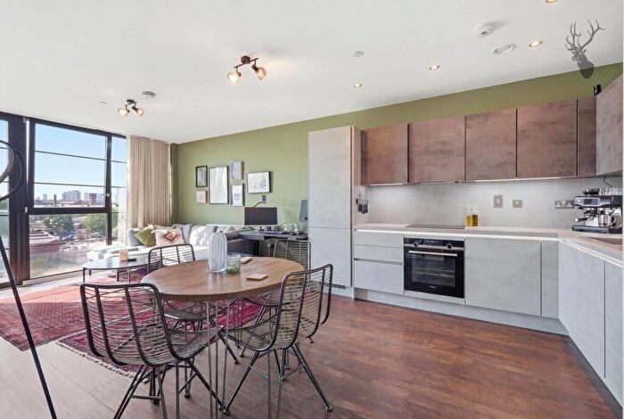 1 Bedroom Apartment To Rent In Hart Yard, Bow, E3