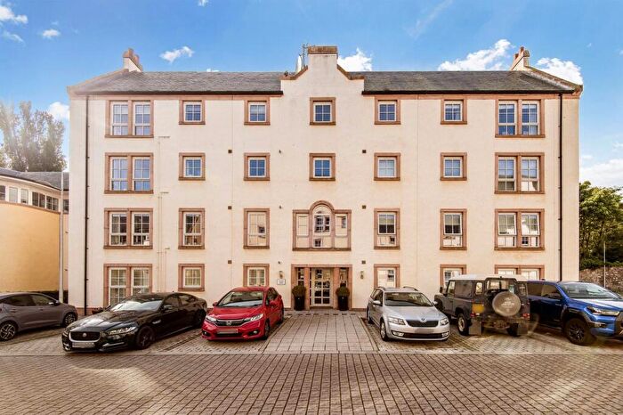 2 Bedroom Flat For Sale In Abbey Park Avenue, St Andrews, KY16