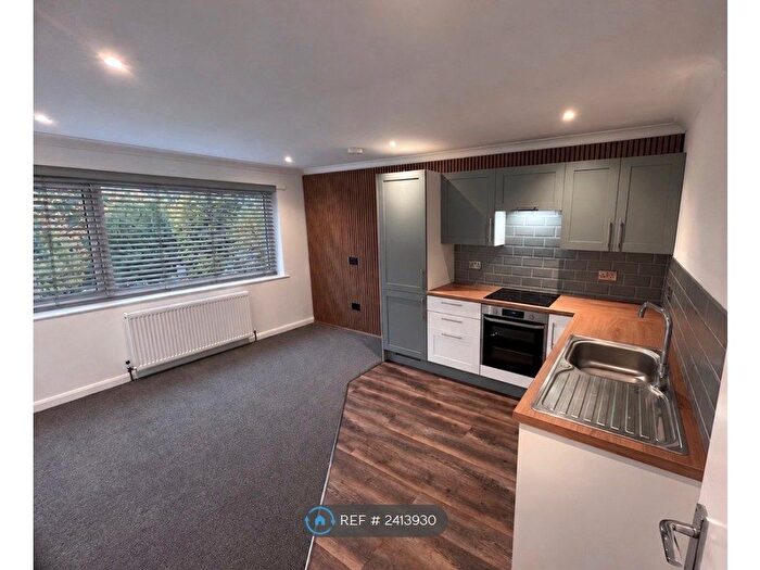 2 Bedroom Flat To Rent In St Agnes Road, Conwy, LL32