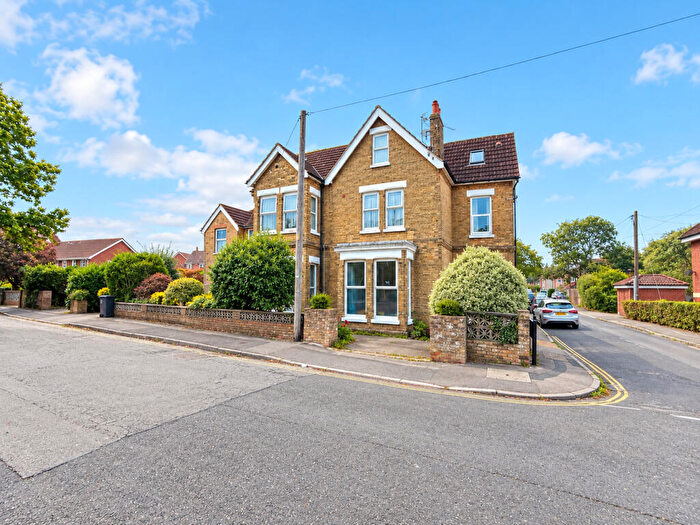 1 Bedroom Flat To Rent In Station Road, SO31
