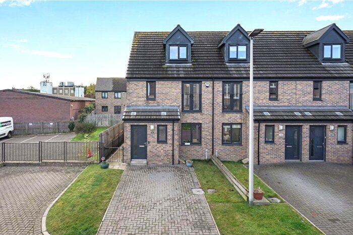 4 Bedroom End Of Terrace House For Sale In Gretna Mews, Leith, Edinburgh, EH6