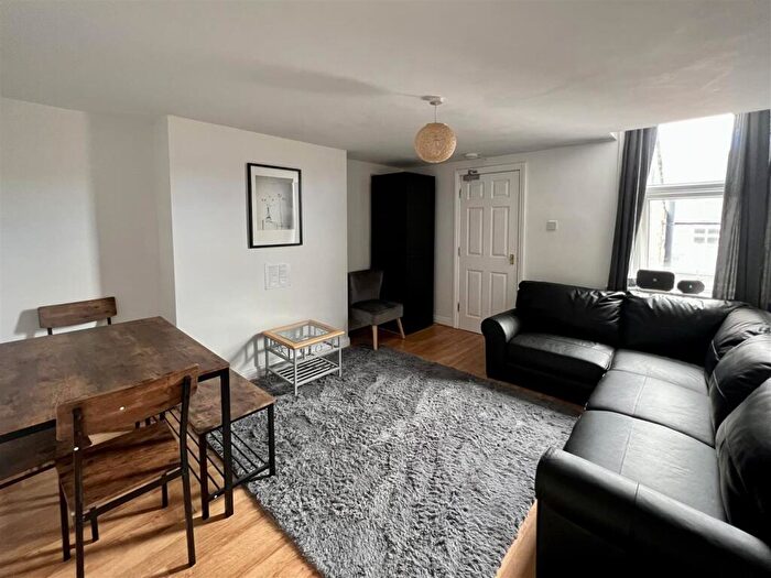 6 Bedroom Maisonette To Rent In Newlands Road, Jesmond, NE2