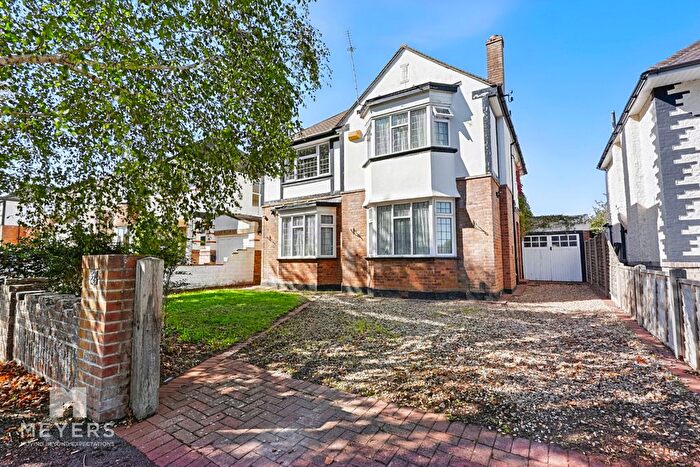 4 Bedroom Detached House For Sale In Durrington Road, Bournemouth, BH7