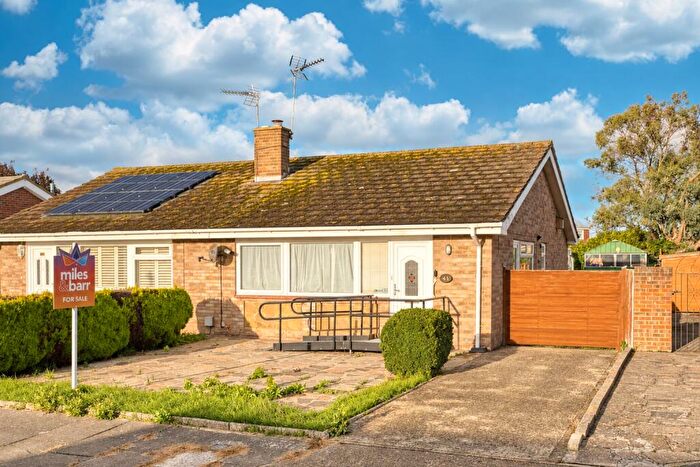 2 Bedroom Bungalow For Sale In Marshall Crescent, Broadstairs, Kent, CT10
