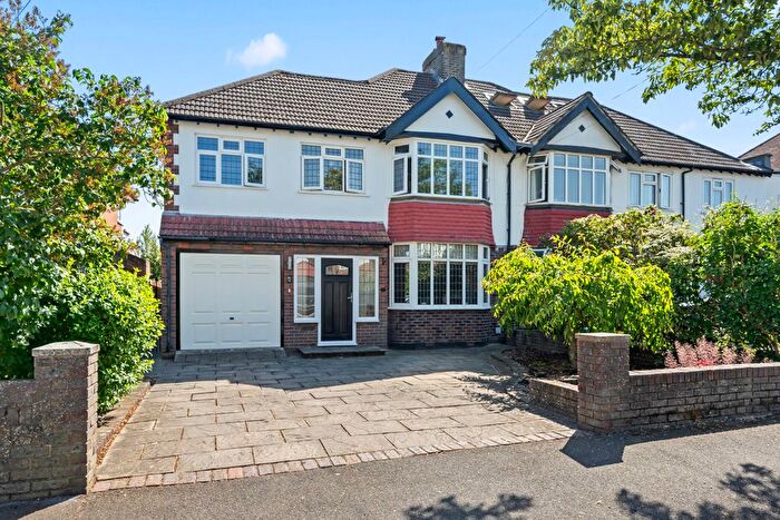 4 Bedroom Semi-Detached House For Sale In Richlands Avenue, Stoneleigh, KT17