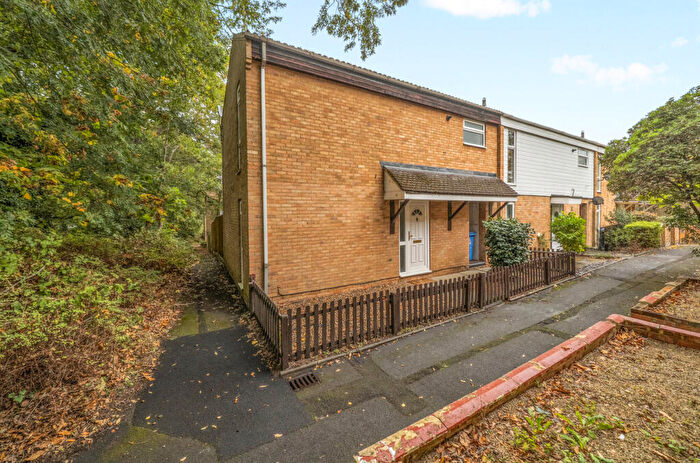 3 Bedroom End Of Terrace House For Sale In Nutley, Bracknell, Berkshire, RG12