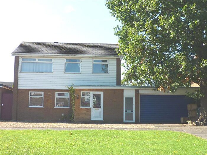 4 Bedroom House To Rent In Bradwell Road, Longthorpe, PE3