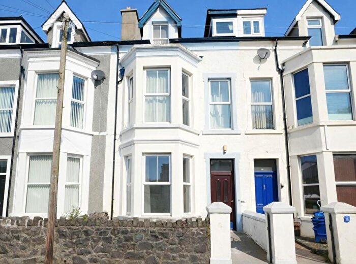 8 Bedroom House For Sale In College Road, Bangor, LL57
