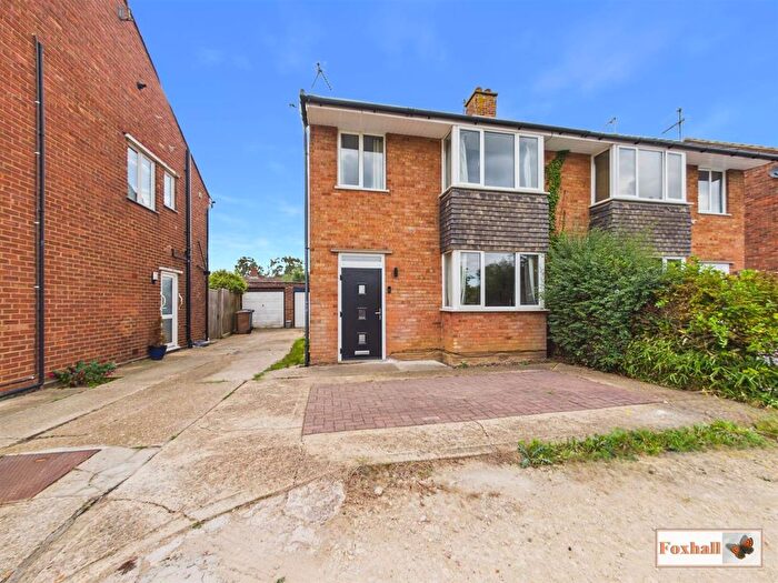 3 Bedroom Semi-Detached House For Sale In Humber Doucy Lane, Ipswich, IP4