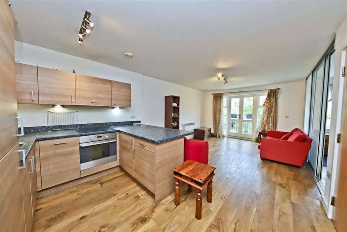 1 Bedroom Flat To Rent In Kensington House, West Drayton, UB7