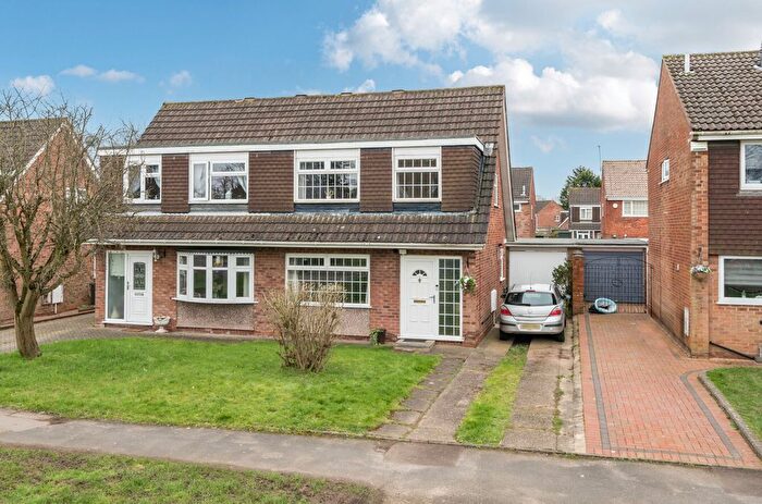 3 Bedroom Semi-Detached House For Sale In School Road, Yardley Wood, B14