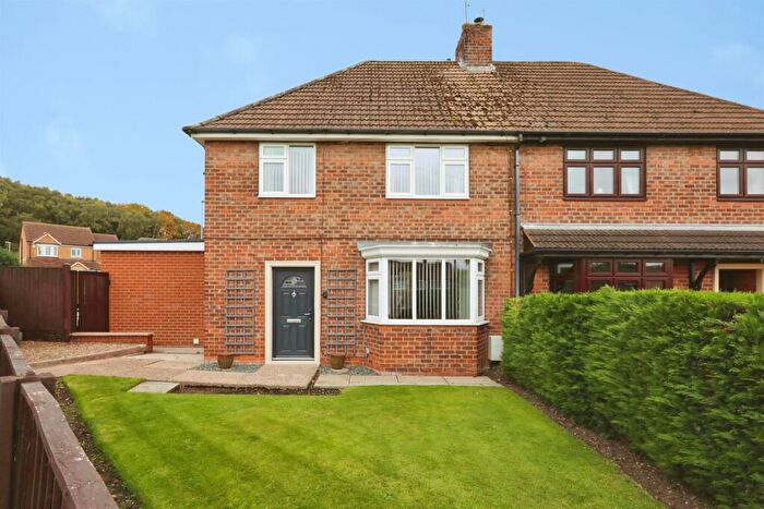 3 Bedroom Semi-Detached House For Sale In Melbourne Grove, Harworth, Doncaster, DN11